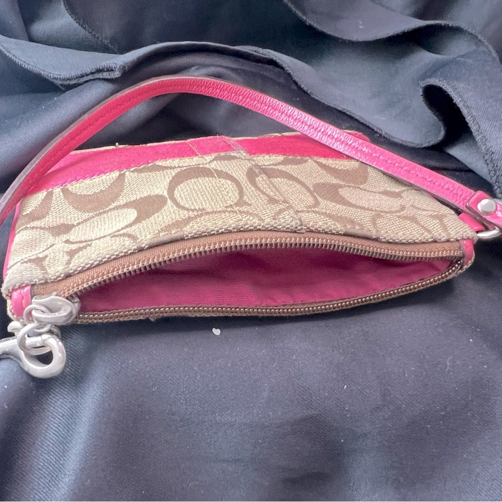 Used Coach Khaki and Pink Canvas Wristlet and card carrier with key chain - Picture 4 of 4